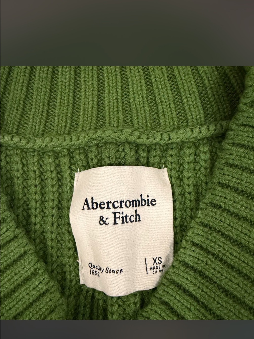 XS Abercrombie & Fitch Green V-Neck Ribbed Sweater - Picture 2 of 3